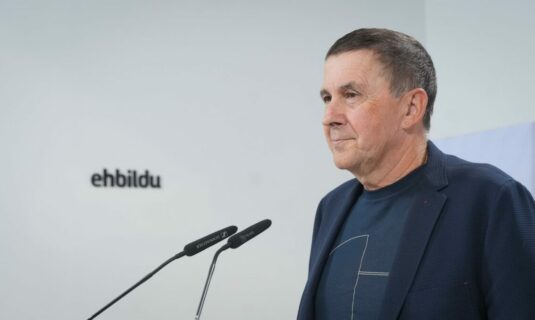 otegi cree que hay una operacion politica para destruir al psoe de sanchez y que vuelva el de la transicion