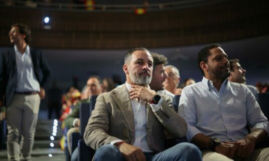 abascal advierte al pp de que vox volvera a romper los gobiernos autonomicos si les ponen zancadillas o trampas
