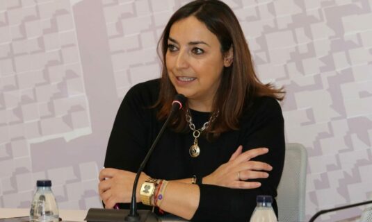 la alcaldesa de palencia no entiende que el comite federal del psoe se resista a ver que el rey va desnudo