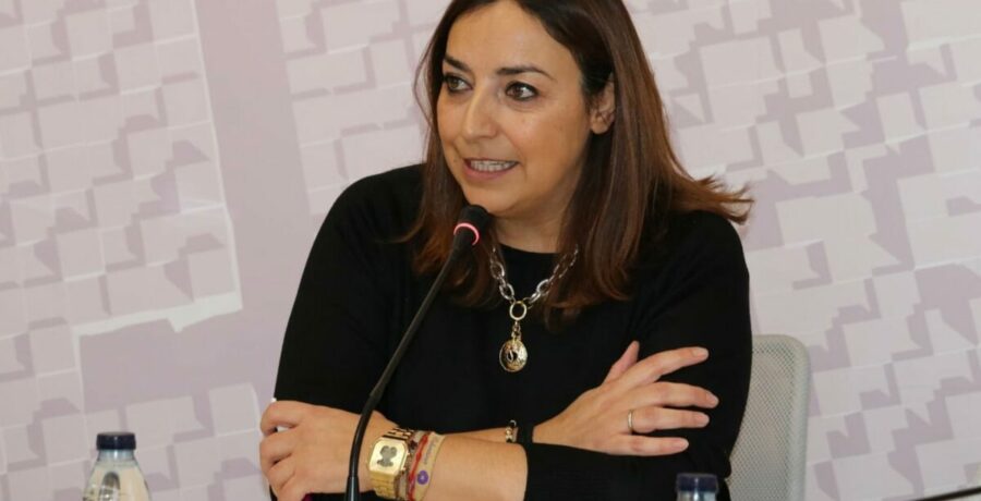 la alcaldesa de palencia no entiende que el comite federal del psoe se resista a ver que el rey va desnudo