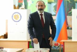armenia celebra unas legislativas marcadas por la derrota en nagorno karabaj y el giro diplomatico de pashinian