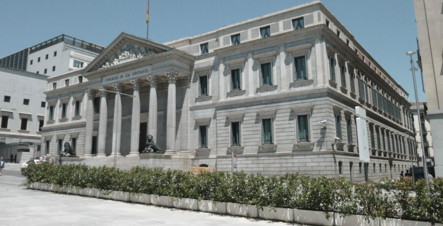 psoe pp y vox se unen en el congreso para rechazar la salida de la otan y revertir el aumento del gasto en defensa