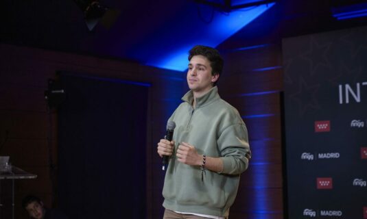 ayuso celebra que dancausa lidere nngg y le insta a servir a la juventud espanola no cambies