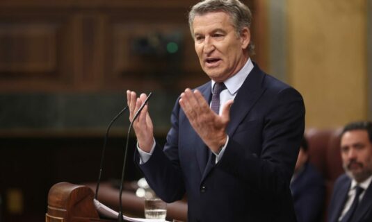 feijoo acusa a sanchez de ser el nexo corruptor y avisa a los socios por decencia deberiamos echarle con una mocion