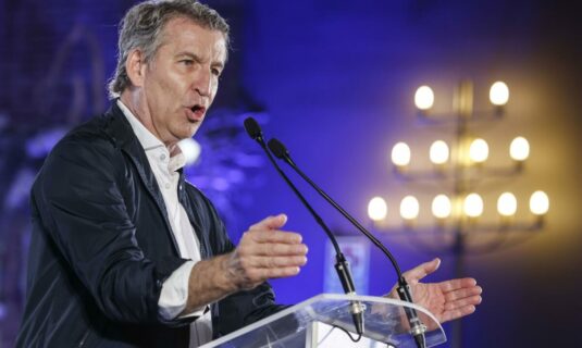 feijoo pide a sanchez que se vaya y convoque elecciones la condena a abalos lo es al gobierno el fin de la escapa