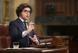 figaredo llama psicopata a sanchez y denuncia que trabaja en un pucherazo electoral nacionalizanzando nietos
