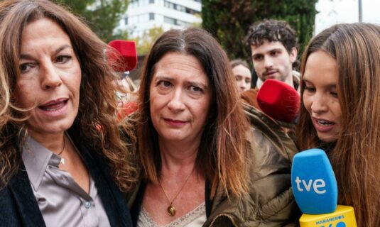el psoe eleva a casi 45 000 euros los pagos a leire diez como asesora