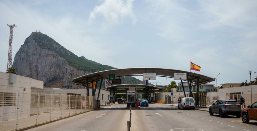 hacienda saca a gibraltar de la lista de paraisos fiscales e incorpora a rusia