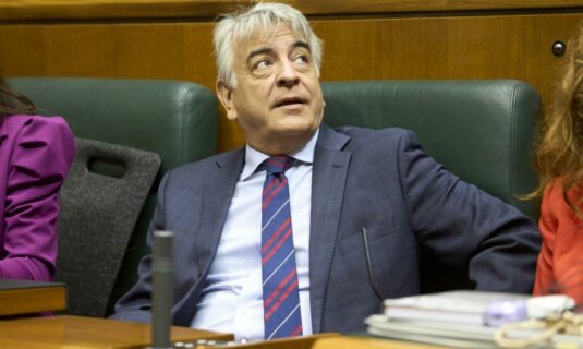 javier de andres pp dice que es muy tensa la relacion de pnv con el pp nacional que le ve ahora mismo como a erc