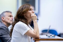 monica garcia acusa a ayuso de seguir a vox al excluir a no empadronados del abono transporte