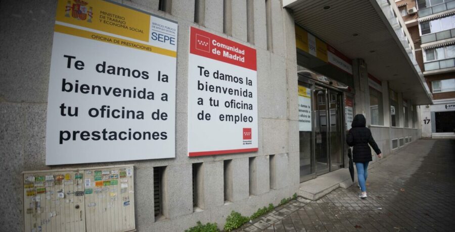 el paro cae y marca su menor nivel en mayo en 19 anos con 232 millones