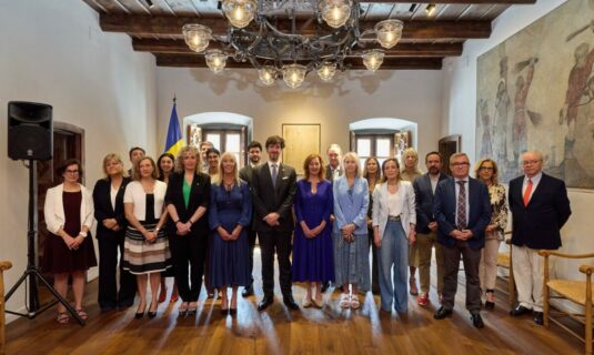 parlamentarios espanoles se comprometen a agilizar el paso de los fronterizos a andorra