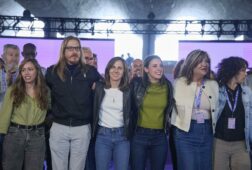 podemos defendera rearmar la izquierda desde la protesta en la calle contra pp y psoe en su fiesta de la primavera