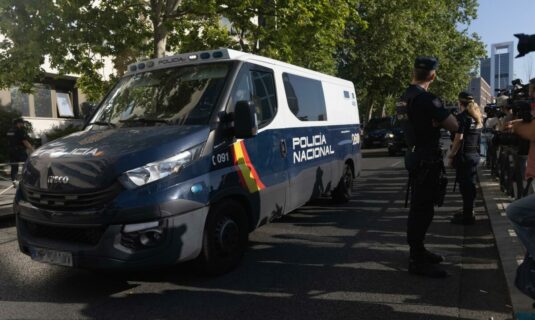 jupol rechaza que los escoltas de begona gomez puedan colaborar en su fuga una autentica barbaridad