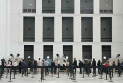 el supremo propone llevar al tjue la regularizacion de migrantes por posible colision con la normativa europea