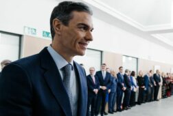 sanchez anuncia la mayor inversion de la historia para dependencia con 2 218 millones de euros extra