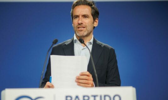 genova asegura que la sanidad sera prioridad nacional para feijoo y promete aumentar las plantillas y las plazas mir