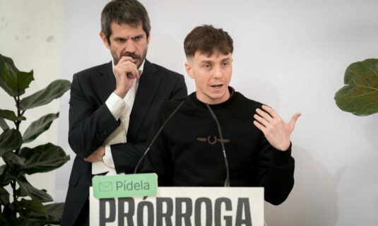 sumar acusa a feijoo de imitar a trump al lanzar dudas sobre el sistema electoral y cuestionar la ley de nietos