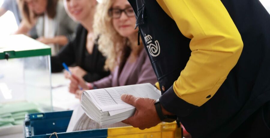 el congreso tumba la reforma electoral de vox que pretendia contar los votos por correo en urnas diferenciadas