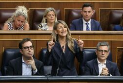 la oposicion acusa a yolanda diaz de silencio complice con la corrupcion del psoe