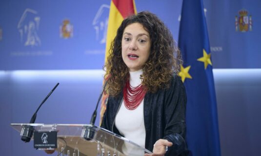 sumar pide a sanchez que saque tarjeta roja a trump en cumbre de la otan