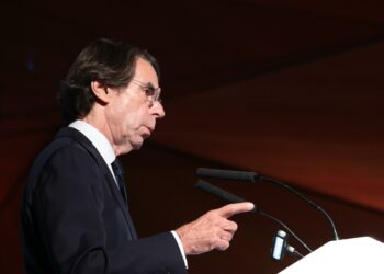 Aznar llama a construir una mayoría “nacional” para “derribar el muro de Sánchez”: “Esa mayoría será nacional o no será”