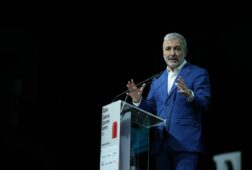 el psc ganaria en barcelona erc superaria a bcomu y vox y ac a junts segun el barometro municipal