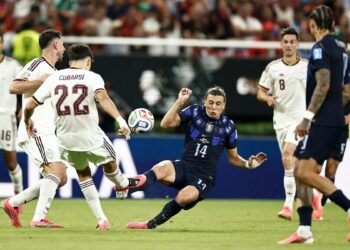 España derrota a Uruguay; Cabo Verde hace historia y elimina a la Celeste