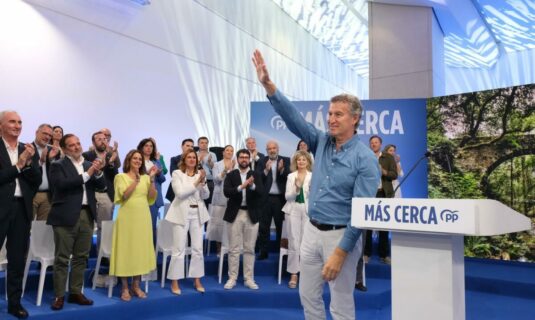 feijoo pide convertir municipios en fortines contra el saqueo socialista