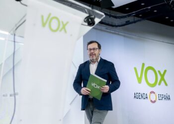 Vox avanza que tendrá cargos en organismos andaluces como Canal Sur, pero aún negocia con el PP