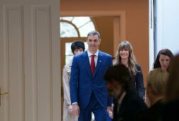 moncloa denuncia persecucion y acoso publico a begona gomez tras las dudas de peinado sobre su viaje