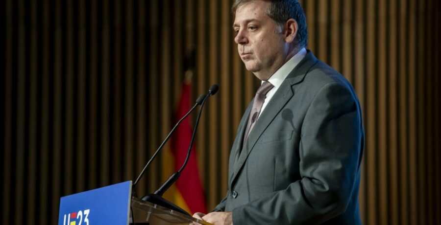 anticorrupcion solicita al juez que impute al exjefe de gabinete de sanchez en el caso leire diez