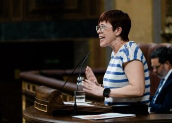 Compromís critica la ausencia de Feijóo en el Congreso tras sus palabras sobre el “absentismo”