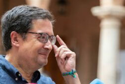 oscar lopez se batira con ayuso en 2027 tras no conseguir su rival en primarias los avales minimos