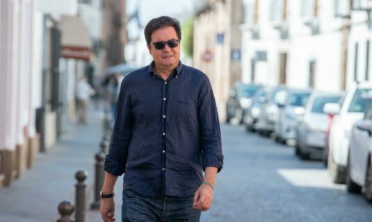 oscar lopez acusa a feijoo de ser el gran blanqueador de vox tras el pacto de moreno en andalucia