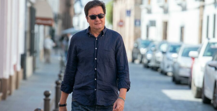 oscar lopez acusa a feijoo de ser el gran blanqueador de vox tras el pacto de moreno en andalucia