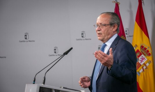 c lm exige transparencia en reforma de financiacion habla de chantaje y advierte de acuerdo ya cerrado con erc