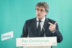 puigdemont comin y puig denuncian a espana a la comision europea por incumplimiento de la amnistia