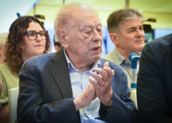 Pujol afirma que ha servido con errores y aciertos a Cataluña, que “continúa valiendo la pena”