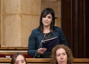 El Parlament expedienta a Sílvia Orriols por su “acoso sistemático” a la diputada de ERC Najat Driouech