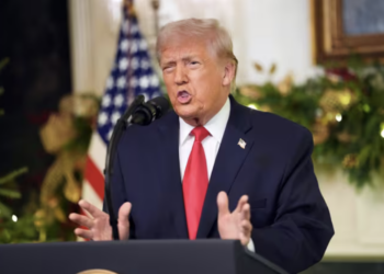 Trump anuncia que ha ordenado “cortar todo el comercio con España”