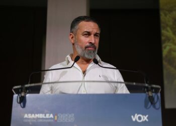 Abascal recuerda que los inmigrantes regularizados “competirán” con los españoles por trabajo, vivienda y servicios sociales