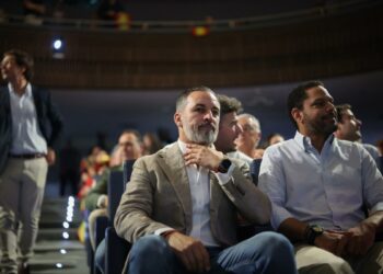 Abascal advierte al PP de que Vox volverá a romper los gobiernos autonómicos si les ponen “zancadillas o trampas”