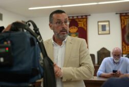 el alcalde de la linea saluda la noticia excepcional que supone la eliminacion fisica de la verja de gibraltar