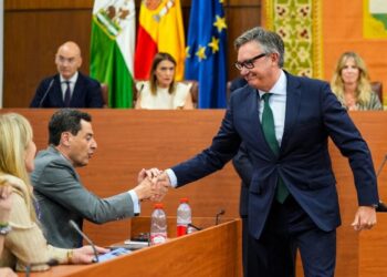 El PP y Vox cierran un acuerdo de gobierno en Andalucía que Moreno y Gavira firmarán antes de la segunda votación