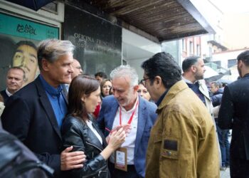 Torres defiende la “continuidad” del Gobierno pese a las sentencias de quienes “jamás debieron representarlo”