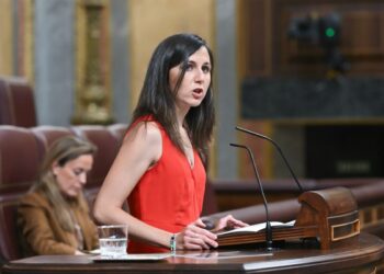 Podemos insiste a Sánchez y le pide aclarar si ha comprometido más gasto militar en la Cumbre de la OTAN