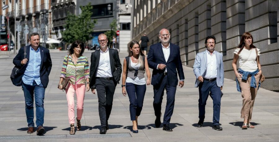 junts tambien exige explicaciones sobre la ley de nietos y reclama datos sobre la regularizacion de inmigrantes