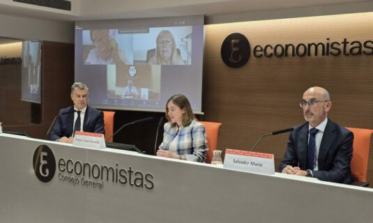los economistas estiman que la economia espanola crecera un 24 en 2026