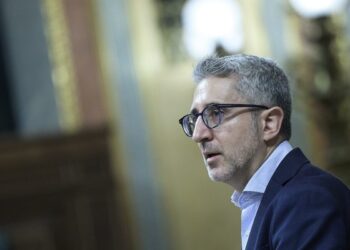 Arcadi España ve graves los casos que afectan al PSOE, pero defiende que “las elecciones serán en 2027, con normalidad”